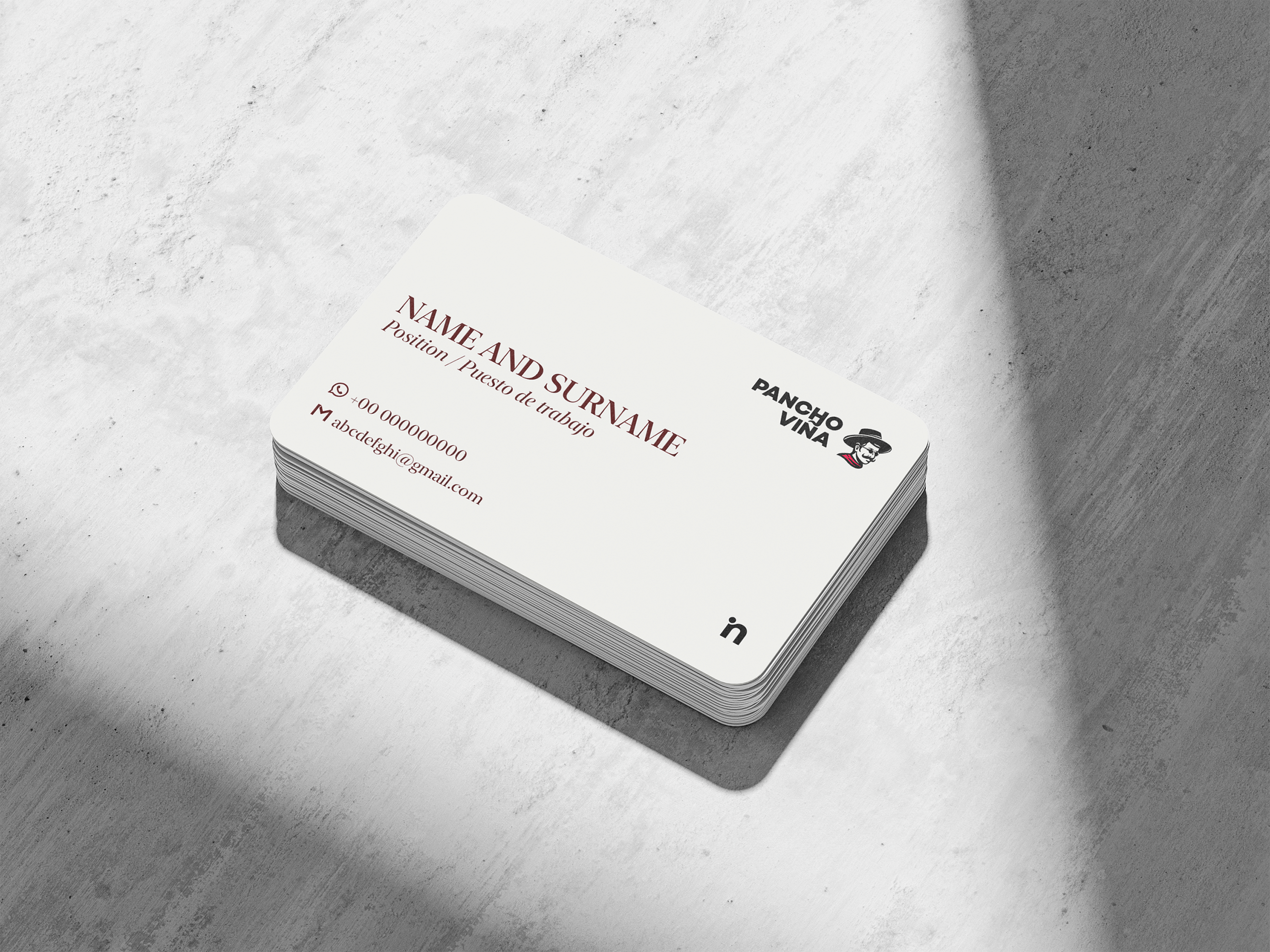 Free_Round_Business_Card_Mockup_4_red